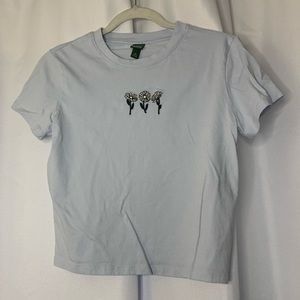 Wild fable Women’s Daisy Tee Shirt Light Blue Extra Small